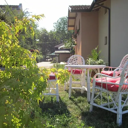 柳比卡公寓 Vrnjačka Banja